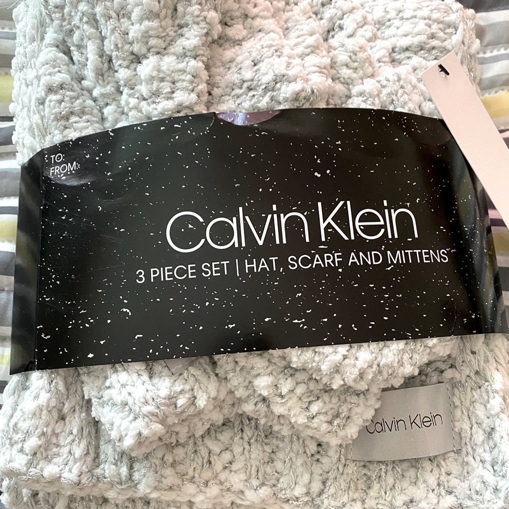 Calvin Klein Scarf Set